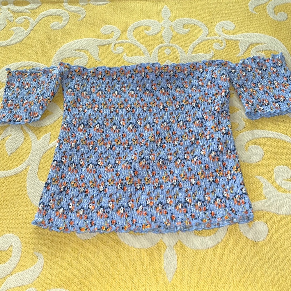 Cute floral top! Off the shoulder! Crave-fame brand! Medium!